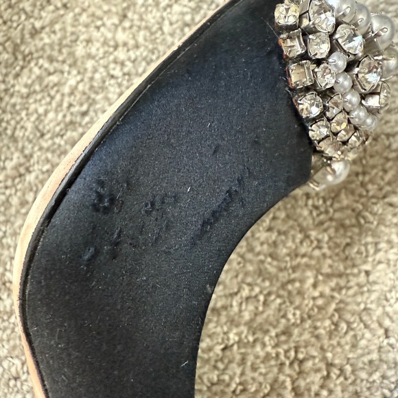Badgley Mischka Olga Black Satin Embellished Pointed Toe Pumps Heels Size 6 - Picture 9 of 10